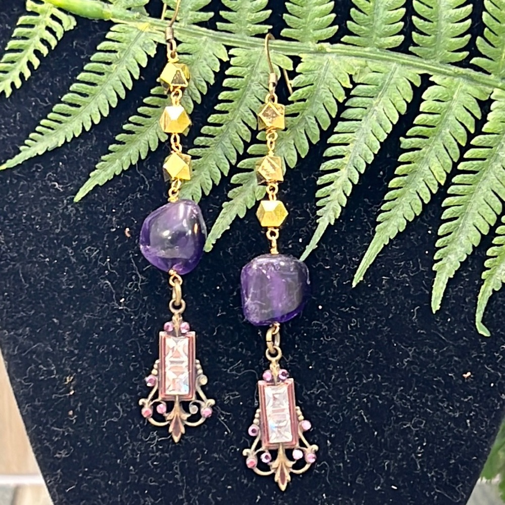⭐️Adorned Crown Artisan Assemblage amethyst rhinestone gold cube earrings